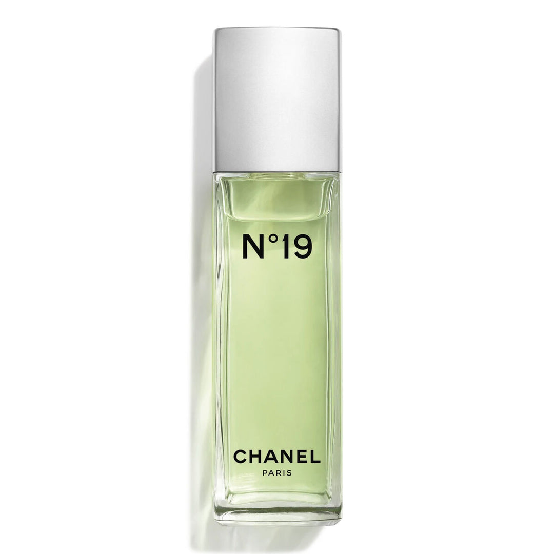 Chanel EDT Nº 19 100 ml - A classic and sophisticated fragrance by Chanel, presented in a generous 100 ml bottle.